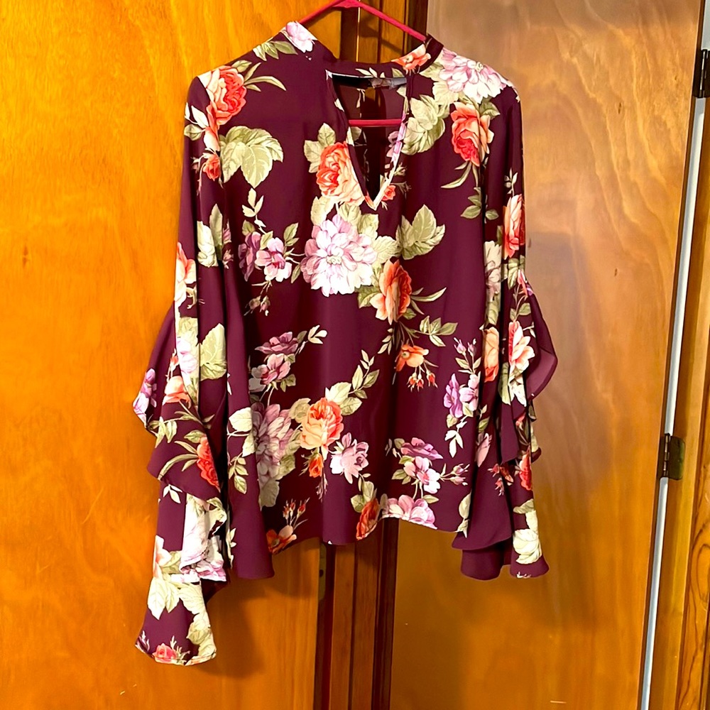 Woman’s floral V neck Dress shirt Long Sleeve Size L